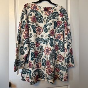 C.S.T Sport 1X Floral Paisley Print Women's Top Oversized